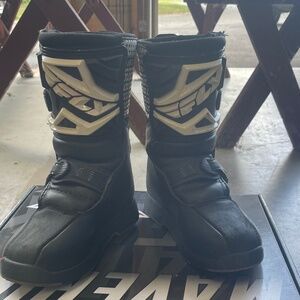 Maverick fly racing boots Youth size 1 motocross boots